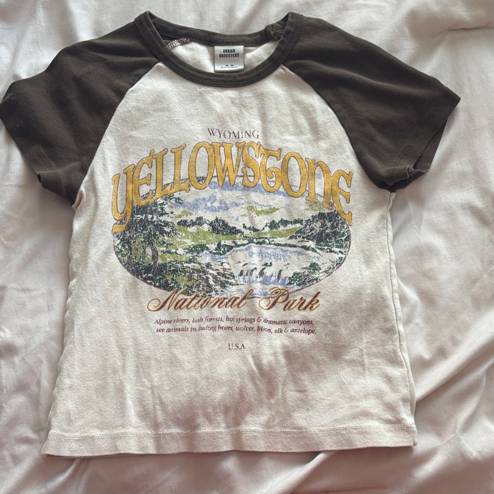 Urban Outfitters Yellowstone National Park Kids T-Shirt - Brown & Cream